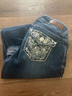 WALLFLOWER Bling Pocket Cuffed Capris - Size 1